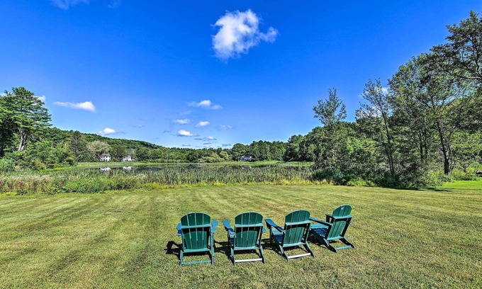 Canaan Casa | Updated Canaan Farmhouse: Pond & Sunset Views!