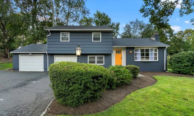 Trumbull Casa | Updated, cozy single family in Fairfield County