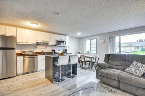 Evergreen Casa | Updated Duplex Home in Vancouver Quiet Location