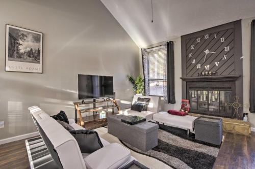 Westover Casa | Updated Fayetville Townhome-Away-From-Home with Yard