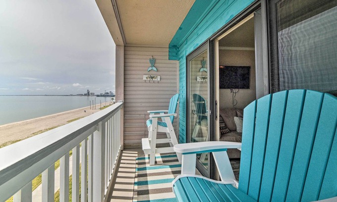 North Beach Condominio | Updated Front Beach Condo w/ Resort Amenities!