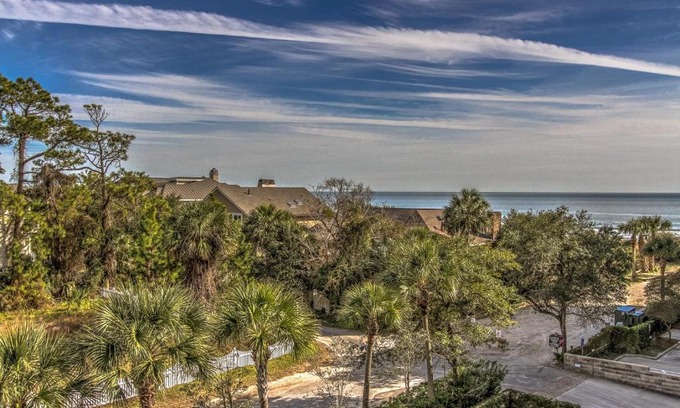 North Forest Beach Casa | Updated Granite Stainless Steel New Tile Bikes & Beach Gear included