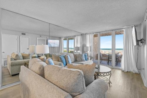 New Smyrna Beach Casa | Updated Ground Floor OceanFront Condo, Walk to Flagler Ave