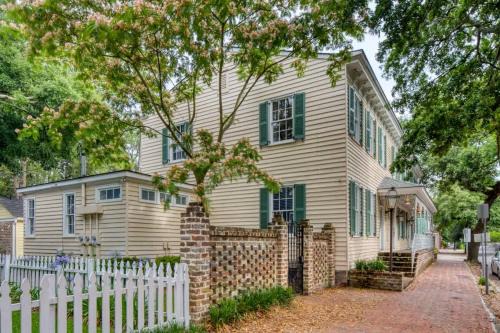 Hitch Village - Fred Wessels Homes Villa | Updated Historic Villa 3 BR suites Walk Everywhere