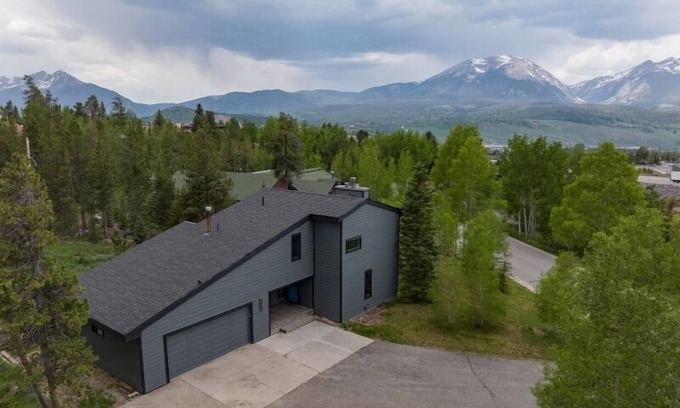 Dillon Casa | Updated Home in Downtown Dillon Private Hot Tub,