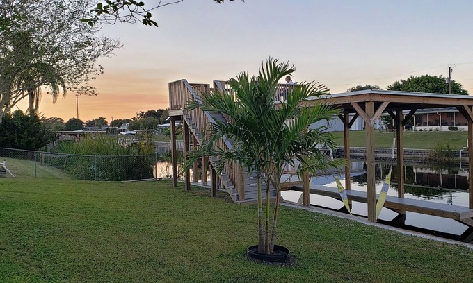 Taylor Creek Casa | Updated home in quiet area. Dock, fish cleaning station & more. Lake O Access!