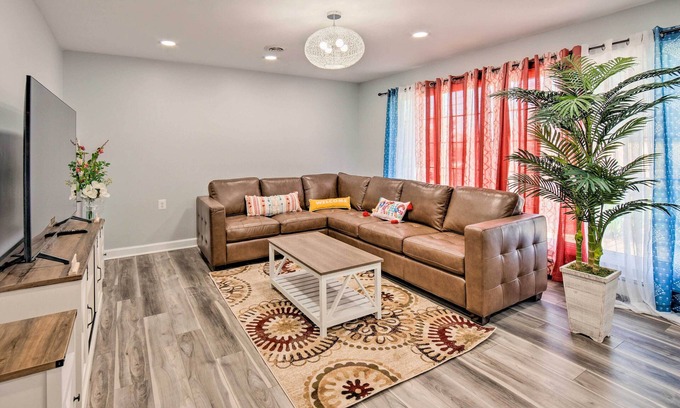 Palmyra Casa | Updated Home w/ Pool Table ~ 4 Mi to Hershey!