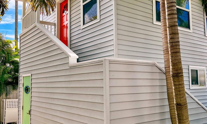 Treasure Island Cabaña | Updated Key West Style Cottage.