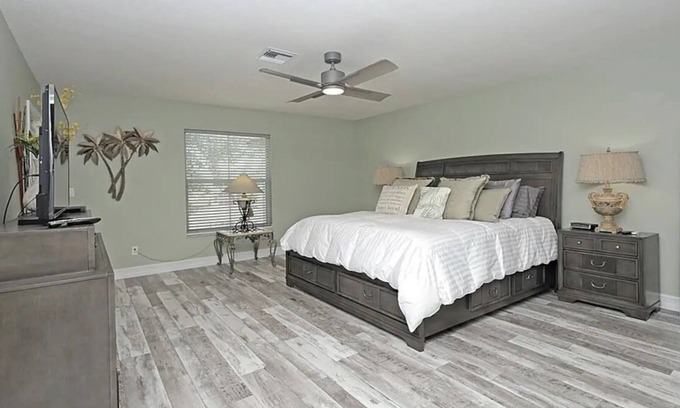 North Naples Villa | Updated Lakefront Villa!