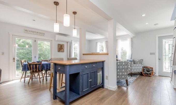 Long Island Cabaña | Updated Long Island Maine Cottage