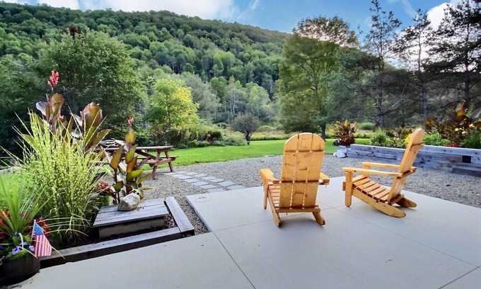 Ellicottville Apartamento | ⭐Actualizado y moderno con cama tamaño king, 2 acres, capacidad para 4