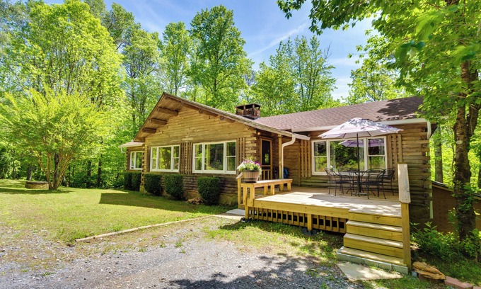 Jasper Apartamento | Updated Mtn Cabin on 20 Acres w/ Large Waterfall