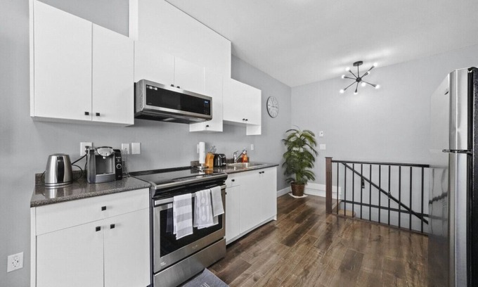 Willoughby Cabina | Updated One Bedroom Carriage Home in Langley