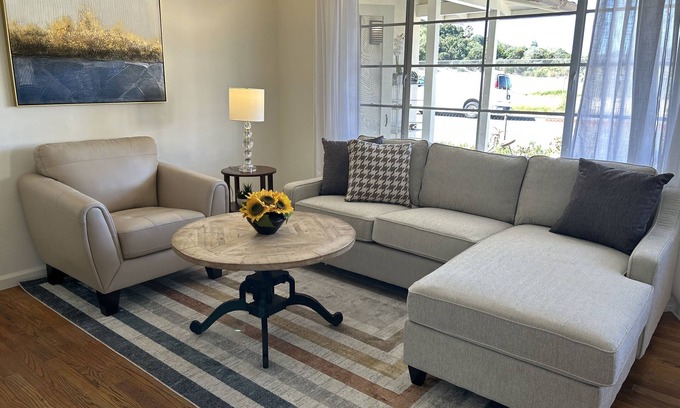 Westside Casa | Updated, Peaceful Location: Bike/Drive to Beach, Elings Park, Earl Warren