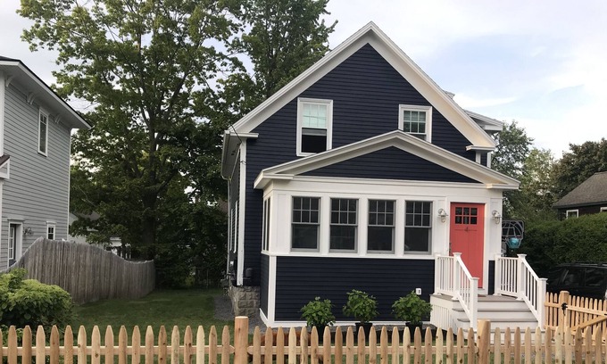 Willard Casa | Updated, Pet-Friendly South Portland Family Home