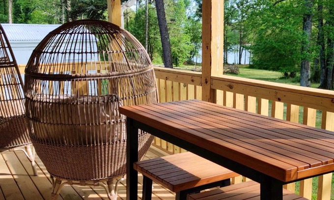 Gainesville Casa | Updated Retreat in Gainesville with Lake View!