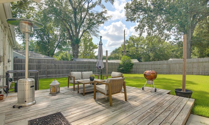 East Memphis Casa | Updated Suburban Retreat: 8 Mi to Dtwn Memphis!
