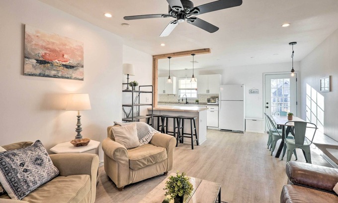 Taylors Casa | Updated Taylors Home ~ 10 Mi to Greenville!