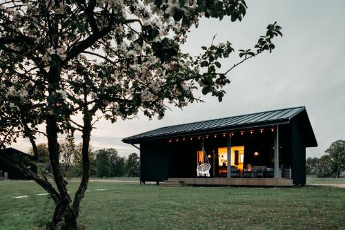 Regi Casa | Upes Māja