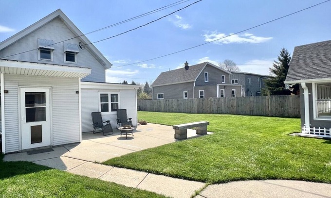 Cudahy Casa | UPGRADED 4BR Home in Milwaukee - Near airport and downtown