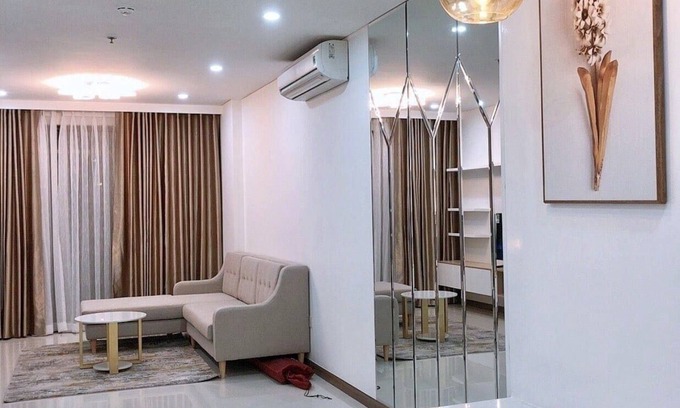 District 10 Apartamento | Uphoenix Home- Warm 2BR Apartment at HaDo Centrosa Garden with city view