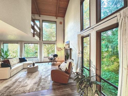 Kenmore Casa | Uplake Forest Retreat