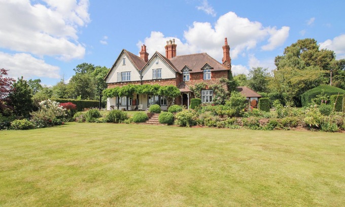 Ledbury Casa | UPLANDS DOWER HOUSE, family friendly, with open fire in Ledbury