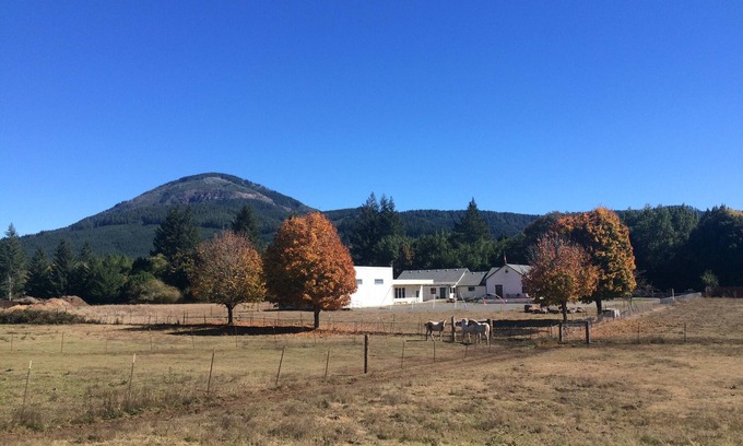 Brookings Casa | Upper Chetco School, Tarifas 125. 00-350. 00 por noche