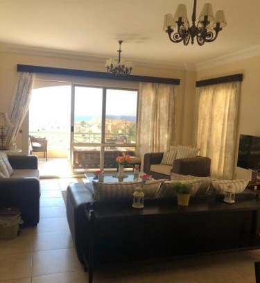 Ad-Dab'ah Chalet De Esquí | Upper chalet at lavista bay