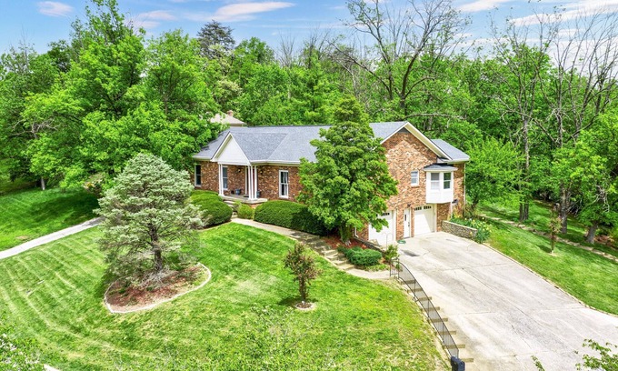 Buechel Casa | Upper Highland Home with Indoor Pool Near Zoo