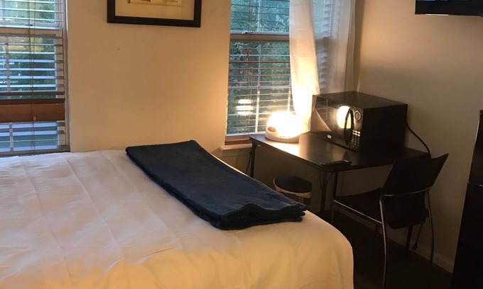 Clarksburg Condominio | Upper Level Room in condo with external Private bath
