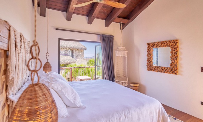 East End Apartamento | Upper‑Level Suite with Loft & Private Deck in BVI