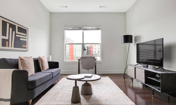 Cambridge Apartamento | Upscale 1B w/ W/D. Lots of amentities; Gym, Theatre, Pool. by Blueground