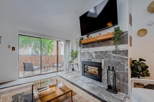 Astrodome Casa | Upscale 1br Condo In Med Center