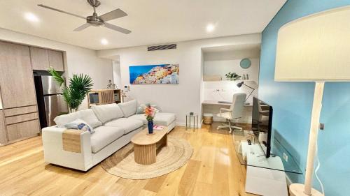Bondi Junction Apartamento | Upscale 1BR next Bondi Westfield & Trains with secure parking