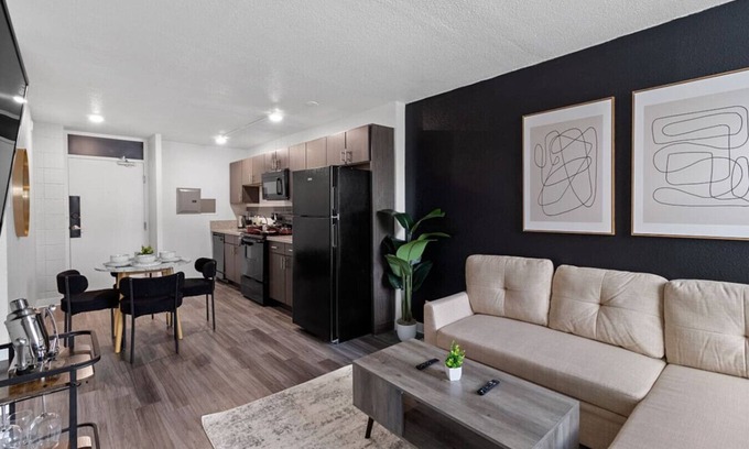Corryville Apartamento | Upscale 2 Bed Suite — Mins to Downtown Cincinnati!