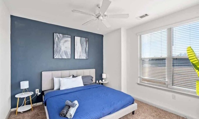 Charlotte Apartamento | Upscale 2BR King Suite Mins to Uptown Charlotte