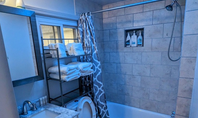 Oxford Apartamento | Upscale 2nd Floor Studio in Downtown Oxford