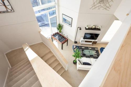 Downtown Indianapolis Casa | Upscale 3BR Penthouse by CozySuites