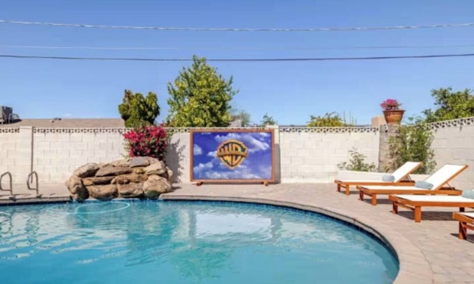 New Papago Parkway Casa | Upscale 4-Bed Cozy Retreat with Hot tub, Pool & Outdoor theatre