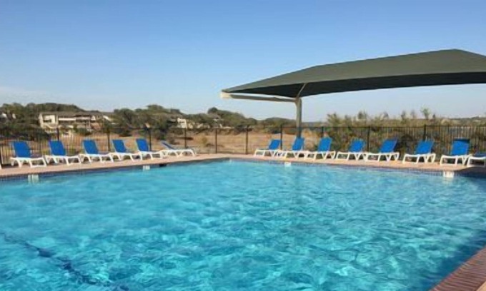 Point Venture Casa | Upscale 5BR Home on Lake Travis/hottub/lake Views