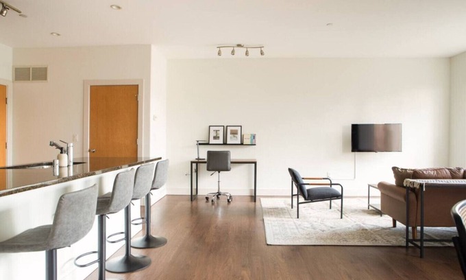 Yankee Hill Apartamento | Upscale Apartment CG1 Near Lake Michigan