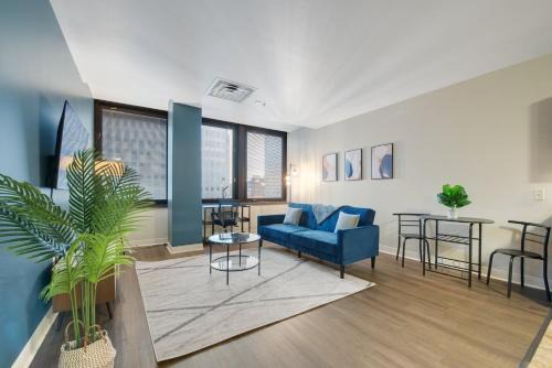 Downtown Pittsburgh Apartamento | Upscale Charm PRIME LOCATION 7TH FLOOR SWEEPING CITY VIEWS FAST WIFI 24-7 Gym Lounge Roku