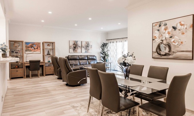 Playa Del Rey Condominio | Upscale Condo - Pool, Gym, Close to Beach