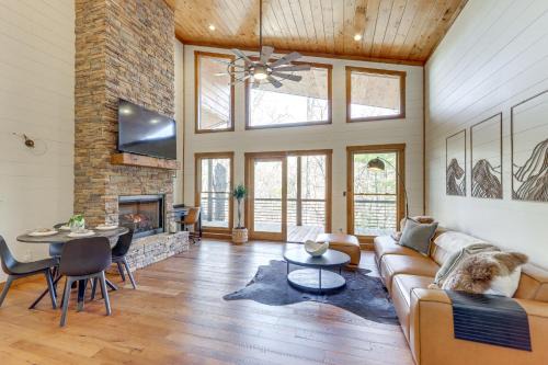 Ellijay Casa | Upscale Ellijay Cottage with Private Hot Tub and Grill
