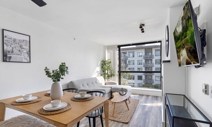 Lower Lonsdale Apartamento | Upscale Flat in Lonsdale