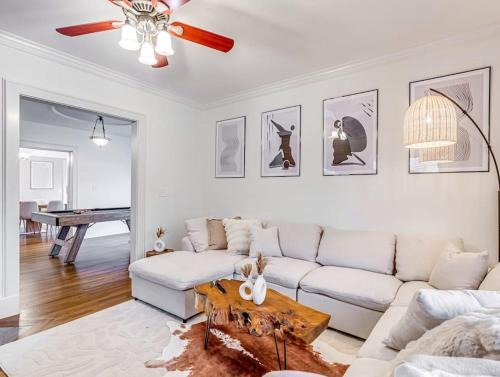 Detroit - Shoreway Casa | Upscale Historic Home near Downtown, Hall of Fame, Beach, Arenas