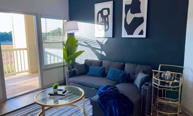 Charlotte Apartamento | Upscale King 3 Bed Suite to Uptown Charlotte!