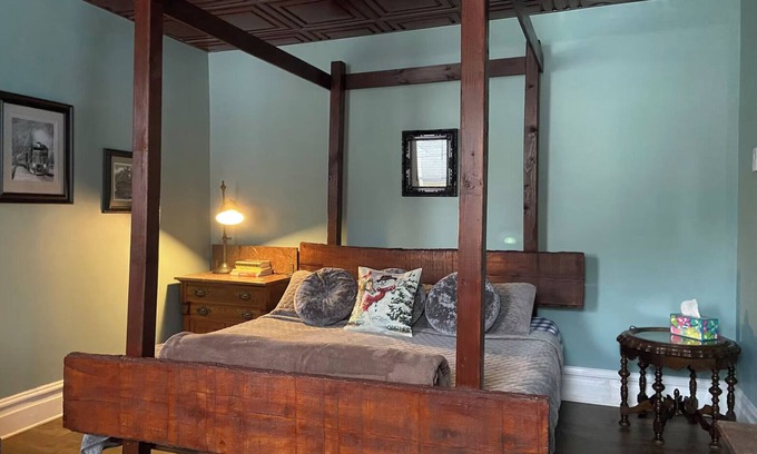 Ashfield Apartamento | Suite King exclusiva, frente a Old Jail, con estacionamiento reservado fuera de la calle