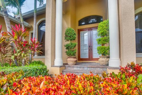 Marco Island Villa | Upscale Marco Island Villa with Outdoor Bar and Pool!
